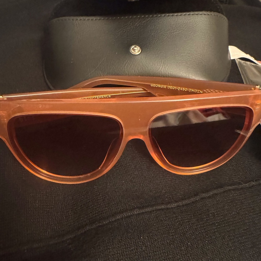 DIFF. SUN. GLASES - Picture 4 of 12